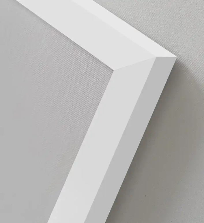 Wariant 5. Rama White jest jedyną ramą w kolorze białym, matowym. Szerokość ramy 2,3 cm.